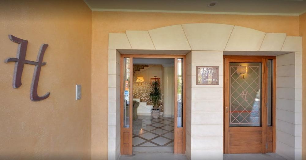 Hotel Ristorante La Lampara Gizzeria Exterior photo