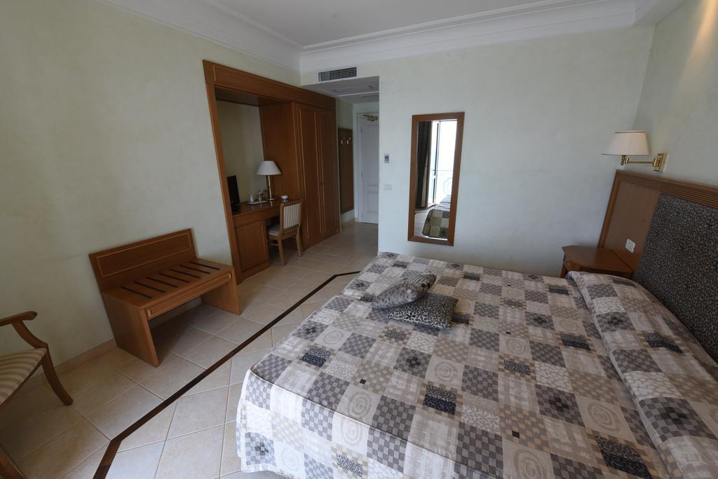 Hotel Ristorante La Lampara Gizzeria Room photo